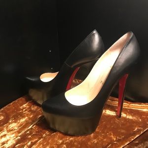 Brand new. Christian Louboutin 160mm Daffodile